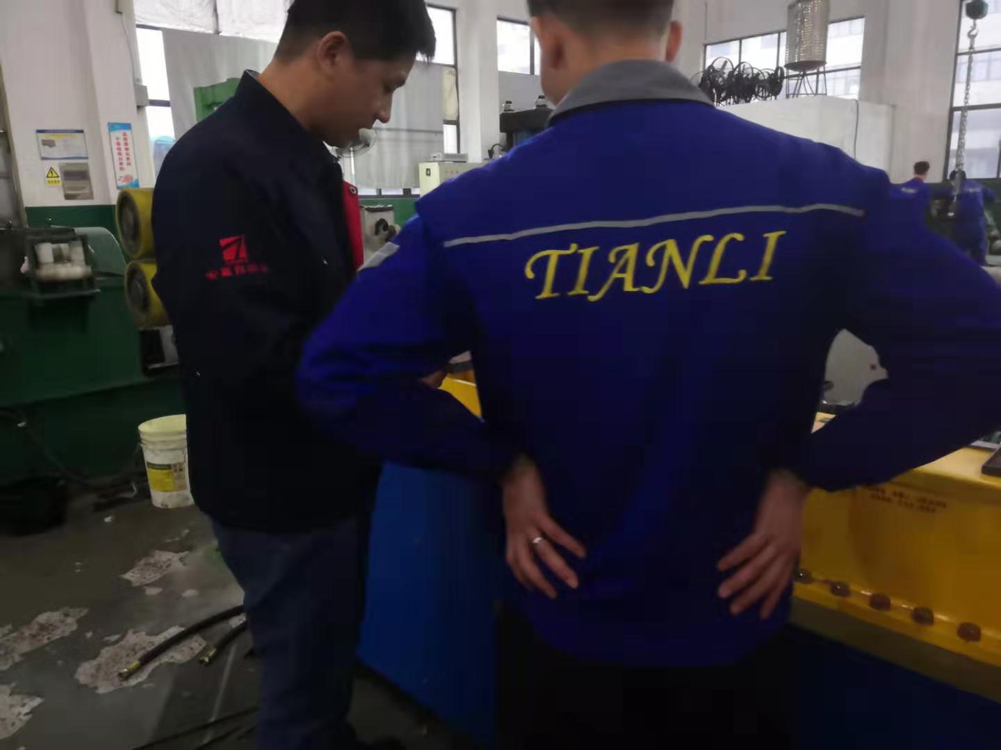 黄瓜在线观看售后工程师给客户现场培训